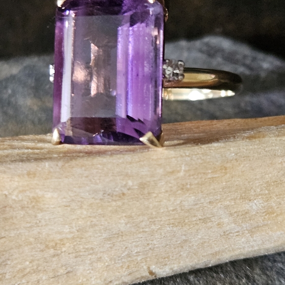 Beautiful Vintage 14K Amethyst Diamond Ring - Picture 7 of 13